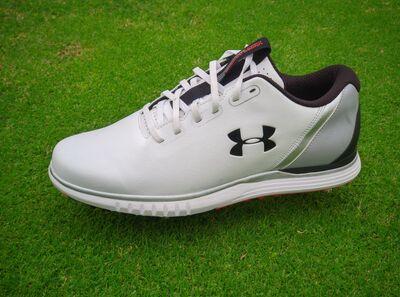 UA Charged Medal para hombre Talla 10