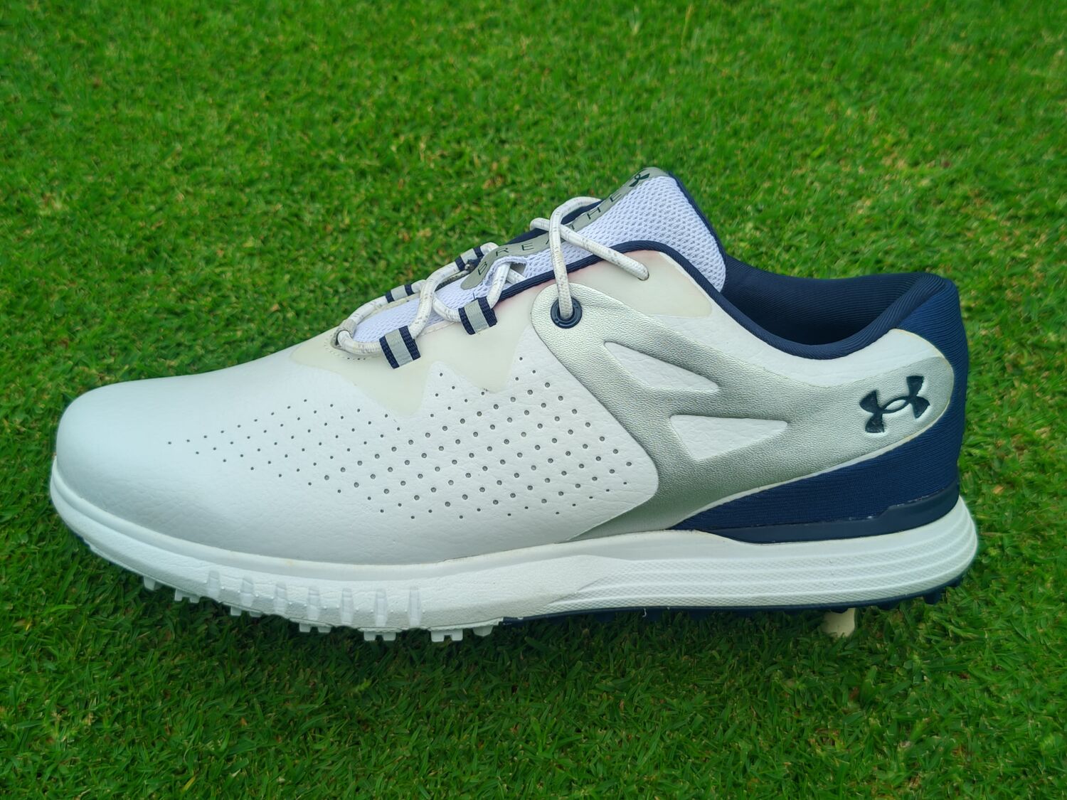Under Armour UA Charged Breathe Spikeless Talla 6