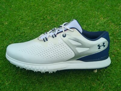 UA Charged Breathe Spikeless Talla 6