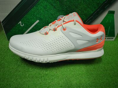 UA Charged Breathe Spikeless Talla 9