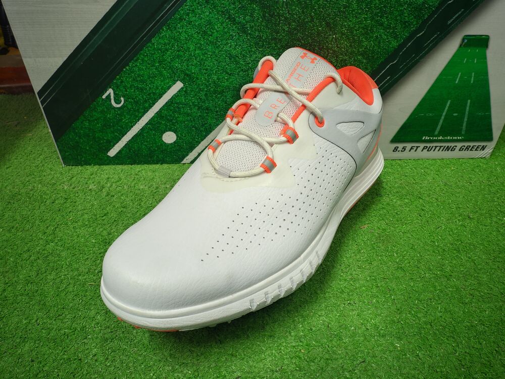 UA Charged Breathe Spikeless Talla 9