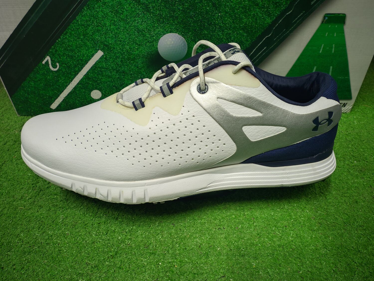 Under Armour New Under Armour Charged Breathe Spikeless Golf Shoes Womens Talla 10